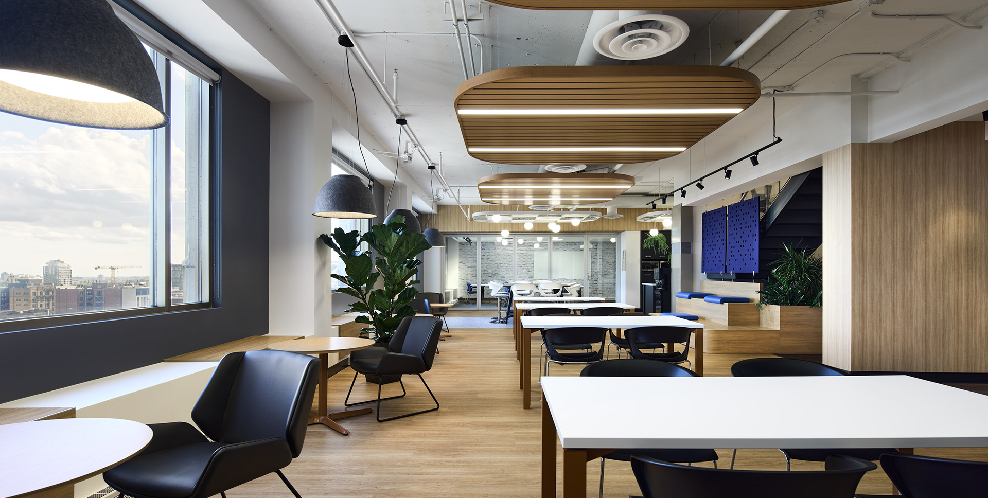 Projet de design corporatif - Mazars par VAD Designers d'intérieur commercial.